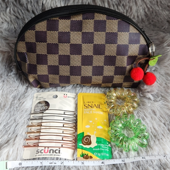 scunci Handbags - Checkered Cosmetic Pouch with Hair Accessories & Snail Mask